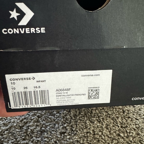 Toddler converse size 10 - Picture 11 of 12